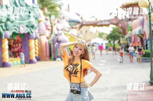 爱丝HD灰色玻璃丝：镜子里的影子总是那么迷离
