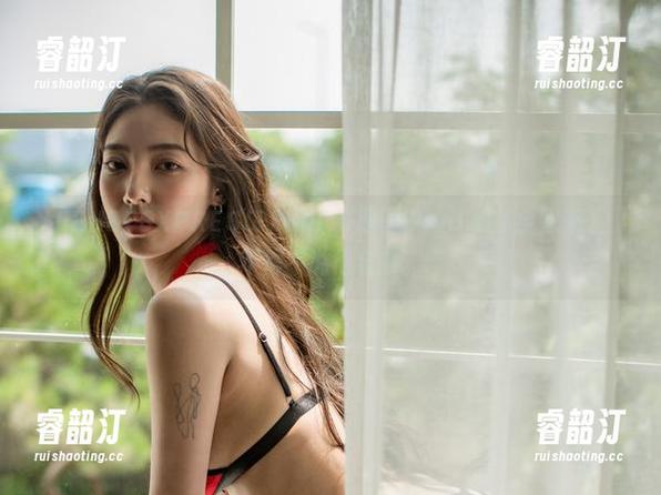 LEEHEEEXPRESS-LEHF，原图中的G.su(全智秀)，不得不说很会撩。