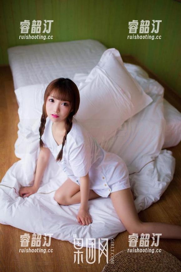 GIRLT果团网-黄歆苑 GIRLT果团网 - 随意一瞥,黄歆苑的裸足作品也算盘点