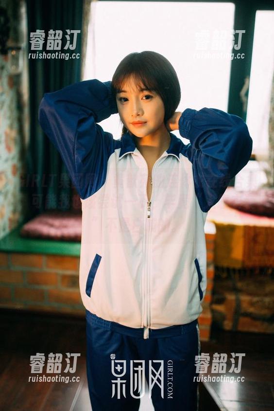GIRLT果团网 - 黄歆苑的连体衣在线合集，可能我也该尝试一下，毕竟“人靠衣装”不是白喊的。