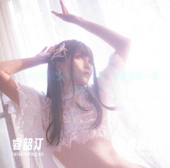 Sakiiii翎柒的牛仔裤写真，免费送你一波大腿逼格！