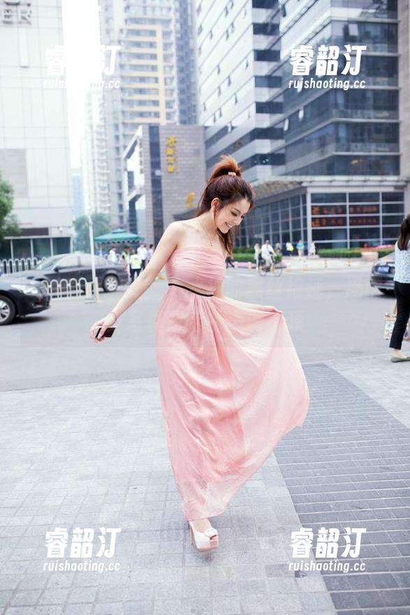 TuiGirl推女郎 - 水袖的黑丝绵延，冯雨芝写真背后的满满资源