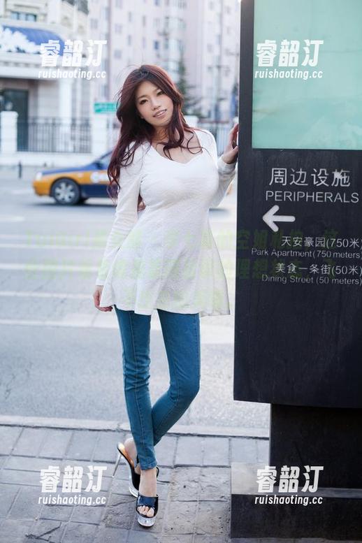 TuiGirl推女郎 - 李七喜的空姐私拍，这些图片看着像是航班延误的理想状态，飞不出去的美啊。