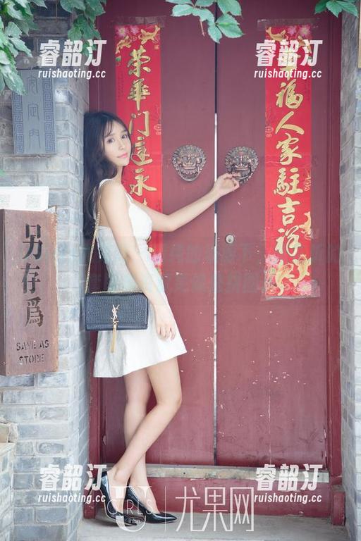 UGirls尤果网 - 清纯的表面下，张芷昕的套图和资源更像是拼图。