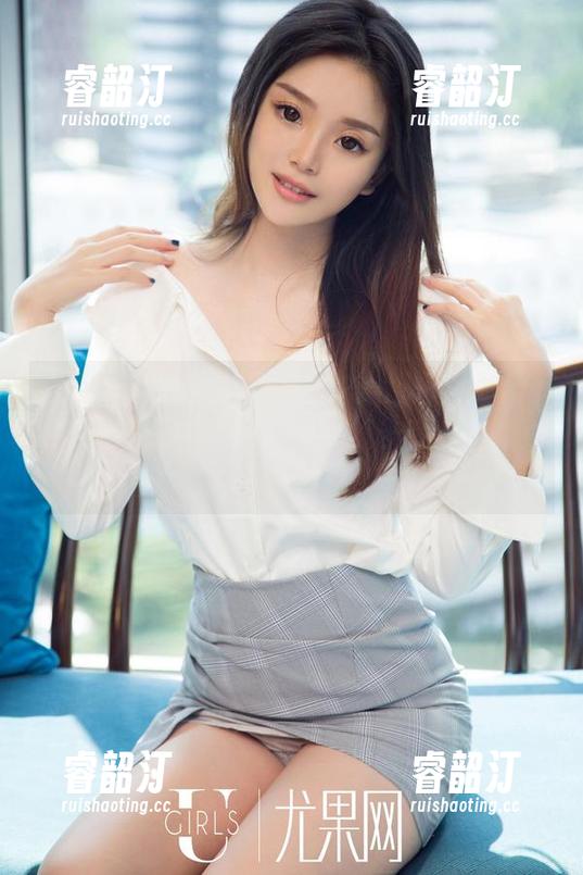 UGirls尤果网 - 王谨轩的美脚写真更新了，你真的敢只看脚吗？这得多有自信才行！