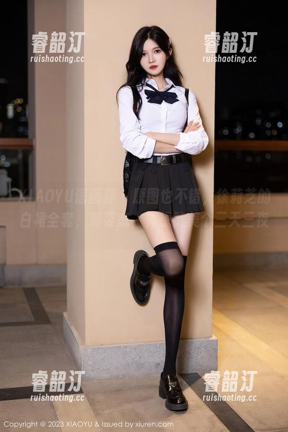 XIAOYU语画界 - 原图也不错，徐莉芝的白裙全套，那姿态，真想赞美个三天三夜。
