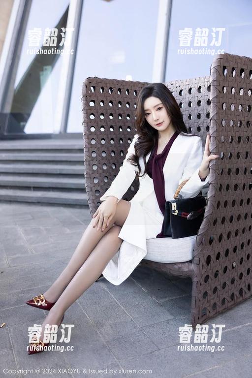 XIAOYU语画界 - 绯月樱cherry的新选择！旗袍旅拍与黑丝吊袜合集更新，真想问问，怎么选的这个组合？