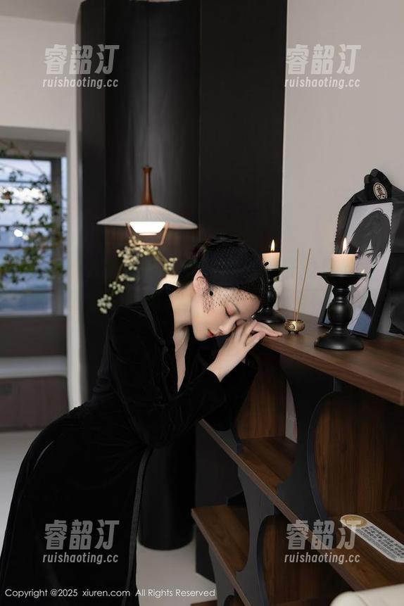 Xiuren秀人网 - 会飞的小虎牙教你做壁纸：选镂空的美图，情绪一下子就有了层次感！