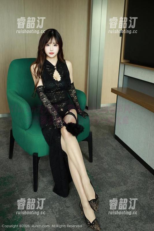 Xiuren秀人网-安妮Tess Xiuren秀人网 - 安妮Tess的秘书风——在高清里看见职场的另一种优雅