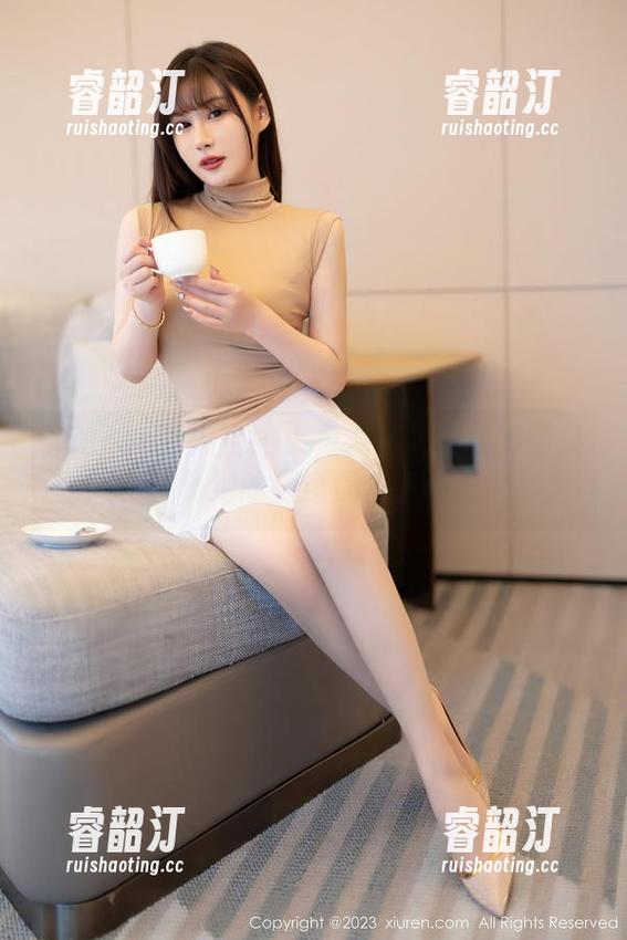 Xiuren秀人网-小兔纯纯 Xiuren秀人网 - 小兔纯纯挑的美腿图集,这么细的腿还是合适的吗?