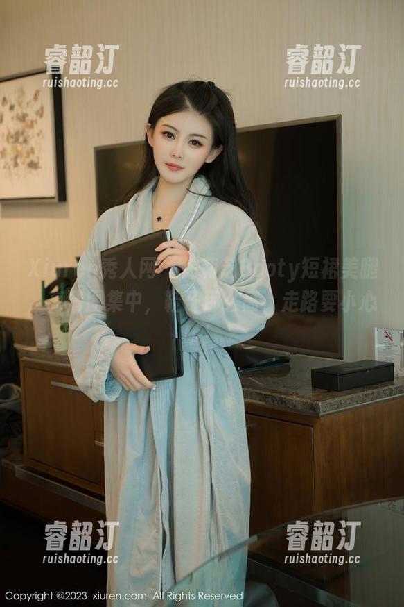 Xiuren秀人网 - 徐莉芝Booty短裙美腿，高清图集中，鞋子那么高，走路要小心哦！