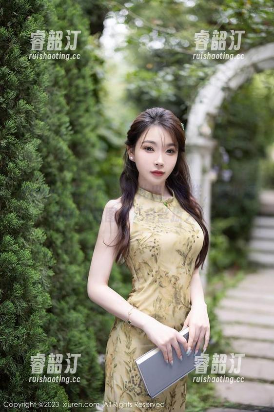 Xiuren秀人网 - 玩儿出新花样，是小逗逗的私拍图集“白丝撩人”！