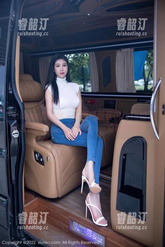 Xiuren秀人网-楚恬Olivia Xiuren秀人网 - 一幅幅楚恬Olivia的连体衣快照,乱来的资源,一点也不低调。