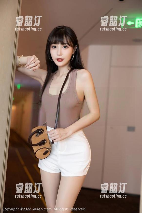 Xiuren秀人网 - 白浅浅的办公室美图，高清壁纸着实让我每天都想在这“工作”与“赏心悦目”间来回拉扯。