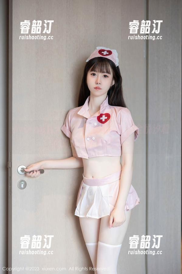 Xiuren秀人网-金悦汐 Xiuren秀人网 - 黑丝初体验:金悦汐和她的无圣光美图日常