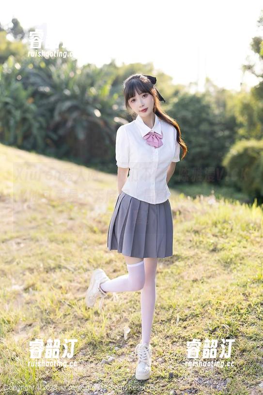Xiuren秀人网-陈雅漫VICKY Xiuren秀人网 - 你们不懂,陈雅漫VICKY的可爱是个无底洞,原图和套图随便一看就晕。