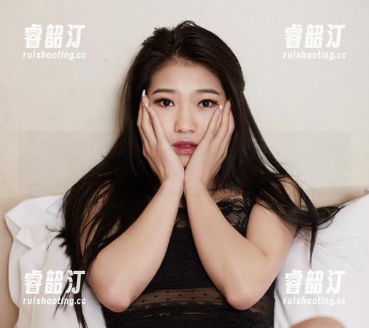 YouWu尤物馆 - 校园似乎不只有课本，还有孟狐狸FoxYini的定制图集！