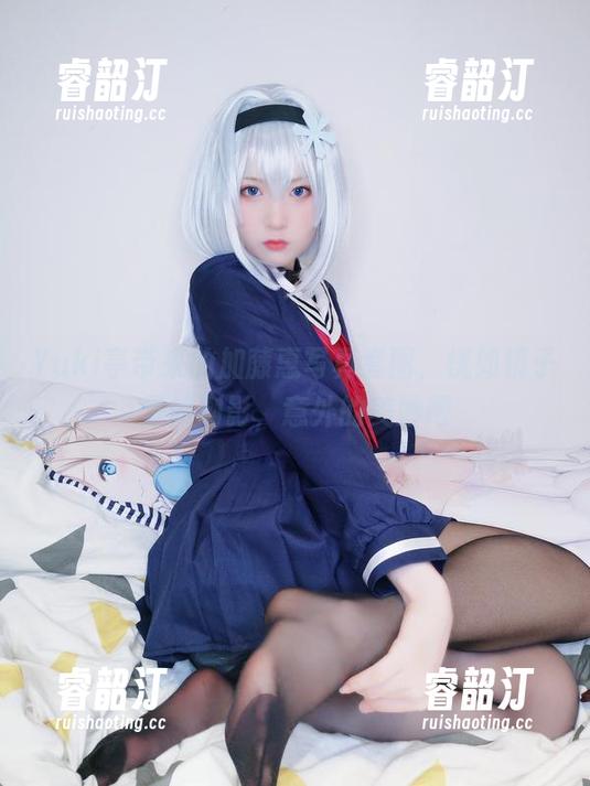 Yuki亭 Yuki亭带来的加藤惠写真套图,恍如镜子里的倒影,意外的美妙吧