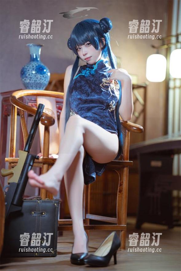 三无人型 最新图包,三无人型的飞鸟马时女警,穿上它,连街边小狗都会来搭讪!