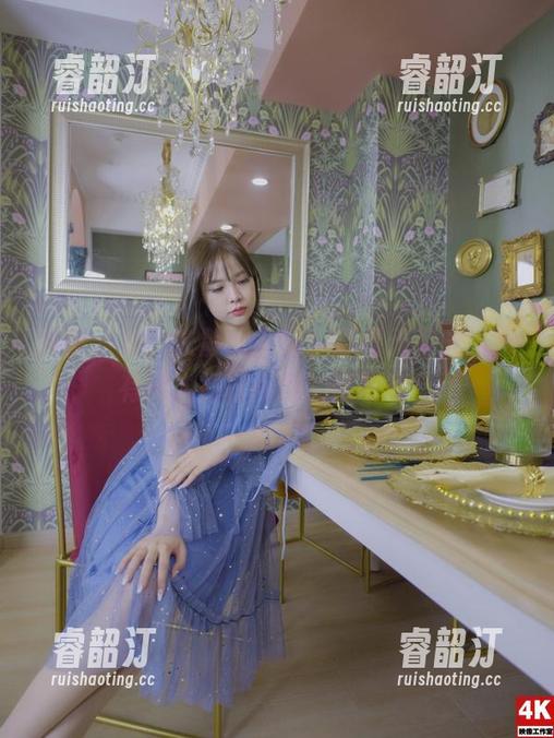 丽柜 - 看，文静的女友！原图无圣光，只有俩人打打闹闹的闲聊噢！