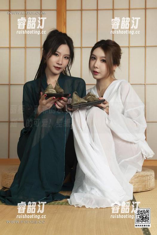 丽柜-菲菲 丽柜 - 菲菲的水手服原图,真心是“海洋版”的可爱!壁纸就是我的心动小秘方~