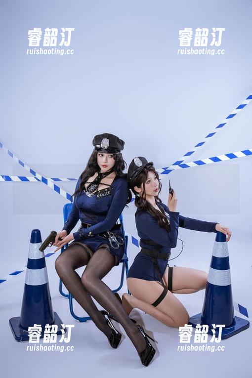 云溪溪 只选出了几张照片,云溪溪的女巫VS艳后,你更在意哪一面?