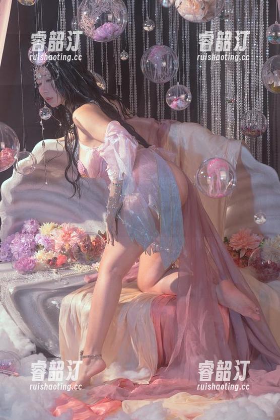 这才是云溪溪奶桃的真实面，cos合集连心事都说不清。