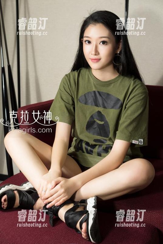 克拉女神 - 熙妍最新写真：连体衣，敢不敢抢眼？