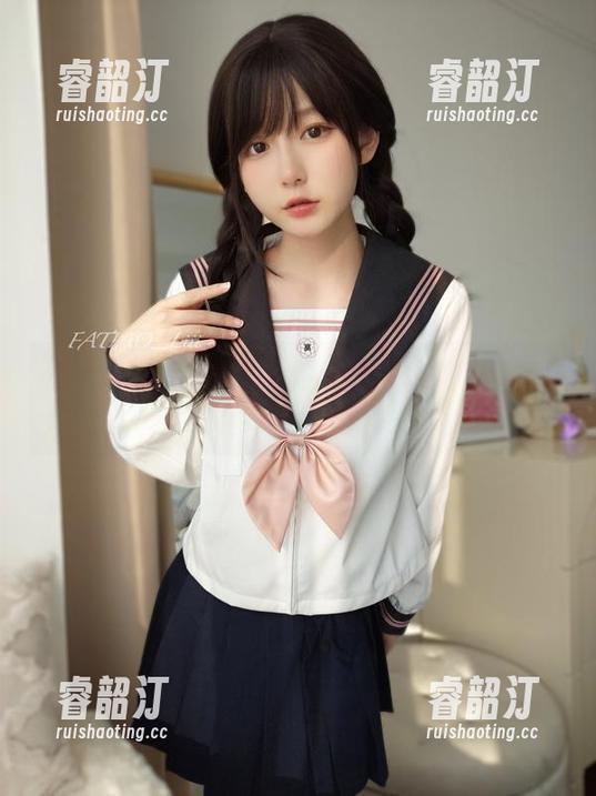 牛仔裤不只是衣服，发条少女yoki的cos里藏着小心机和大资源
