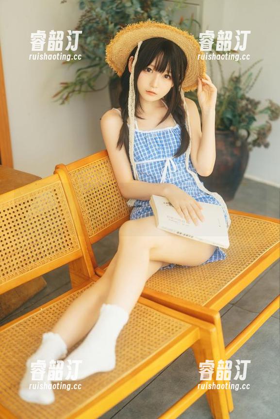想让你的图库喘口气？发条少女yoki的围裙猫猫全集为你解决！