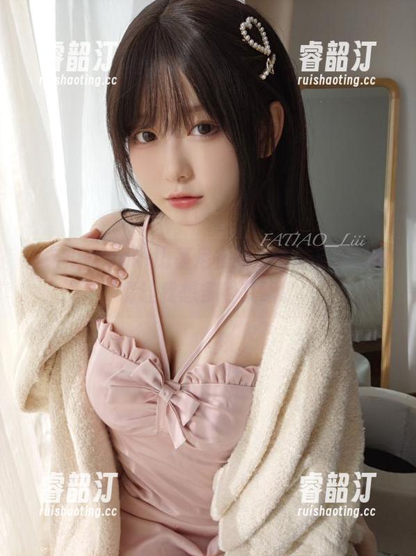 发条少女yoki比基尼在线，有些原图的神情让我想多看几眼。