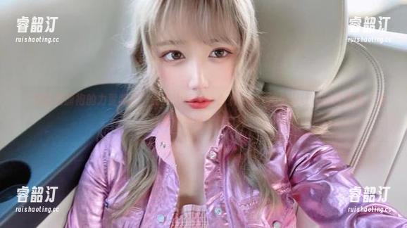 啾小妍Deer “这就是旗袍的力量吗?”图集上线,啾小妍Deer用资源让我刮目相看,想转发的冲动无法自控。