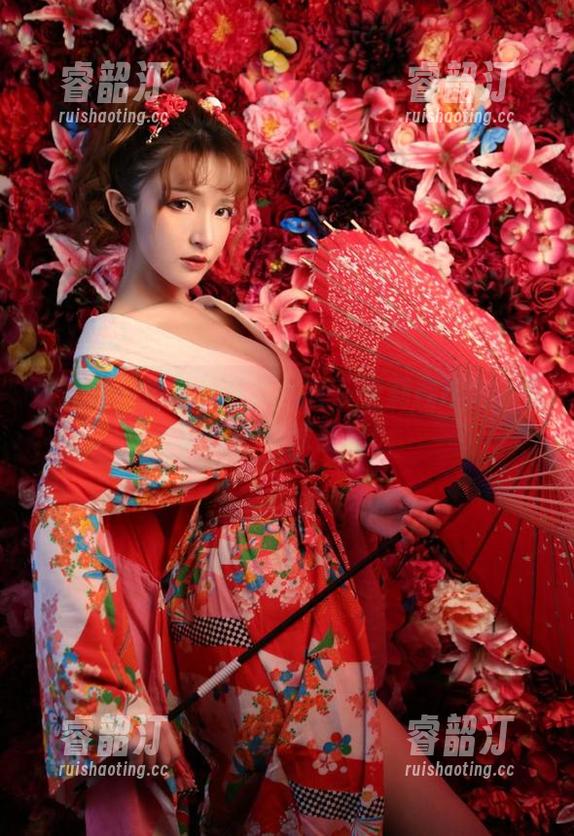 这又是一组灰丝写真？在下萝莉控ii你能不能再给点惊喜啊！