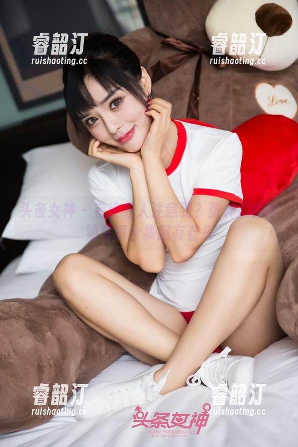 头条女神-张梓柔 头条女神 - 有没有人注意到?张梓柔的学姐写真合集超有看头