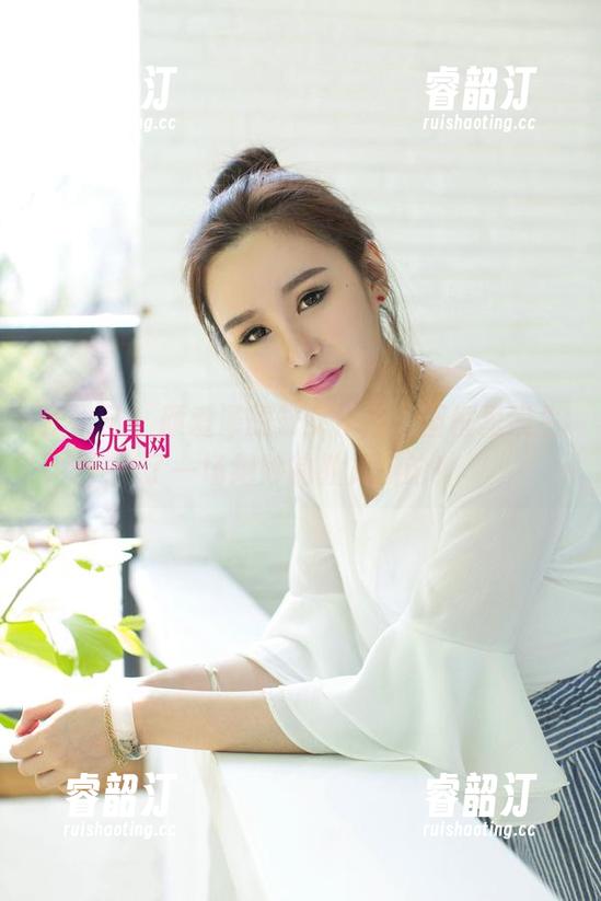 尤果网-颜爱泽 尤果网 - 颜爱泽的修女作品,画框里发生了一场绝妙的教义辩论!