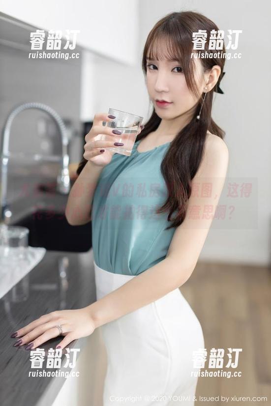 尤蜜荟 - 孙梦瑶V的私房双人原图，这得花多少心思才能拍得这么有意思啊？