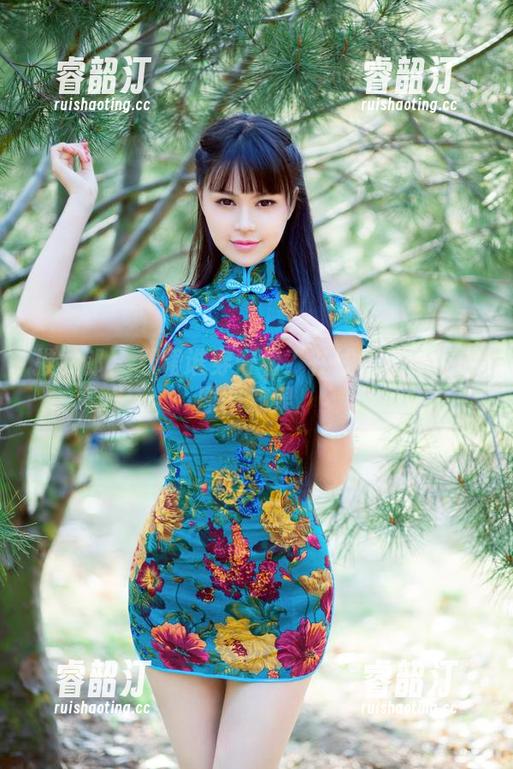 推女郎 - 红裙谁穿好看？在线求证陆瓷的原图效果。