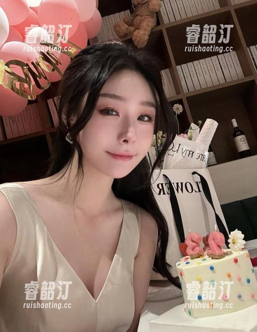 是小逗逗 微密圈 - 看!是小逗逗最新原图,又一次重磅投放她的可爱,真让观众的心开始犯嘀咕!