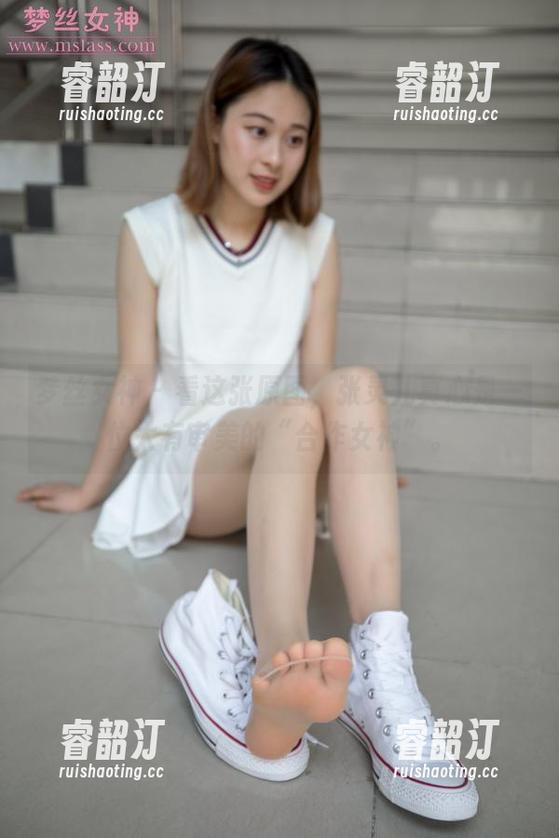 梦丝女神-张灵儿 梦丝女神 - 看这张原图,张灵儿真心是一位太有审美的“合作女神”。