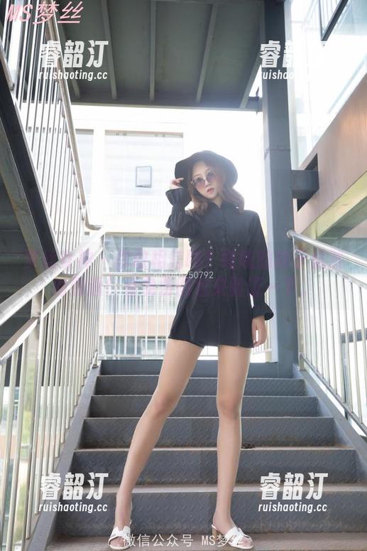 梦丝女神 - 你敢相信吗？晓晓的袜子居然薄到透！看免费图包来验证一下。