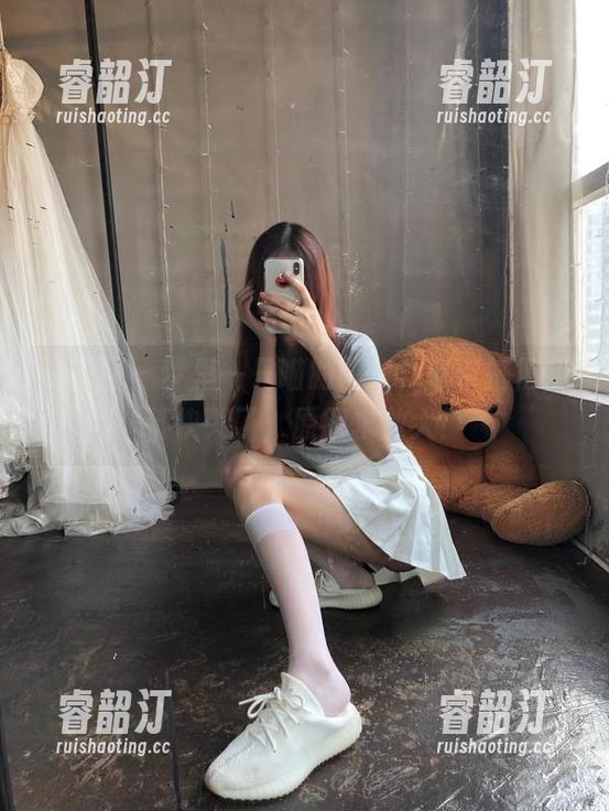 梦里一只喵 微密圈 - 梦里一只喵的图集,吊带搭得我都快哭了,原图求放大!
