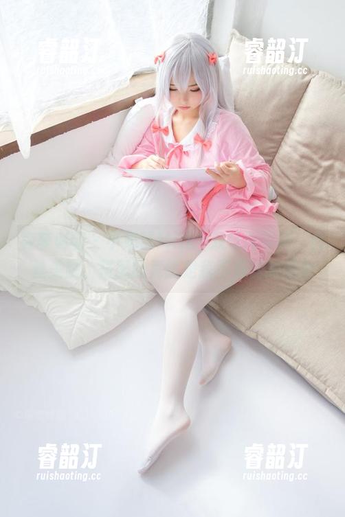 森萝财团-小奶糕Milky 森萝财团 - 小奶糕Milky双马尾写真:白丝美腿,搭配的竟然是我不成器的想象