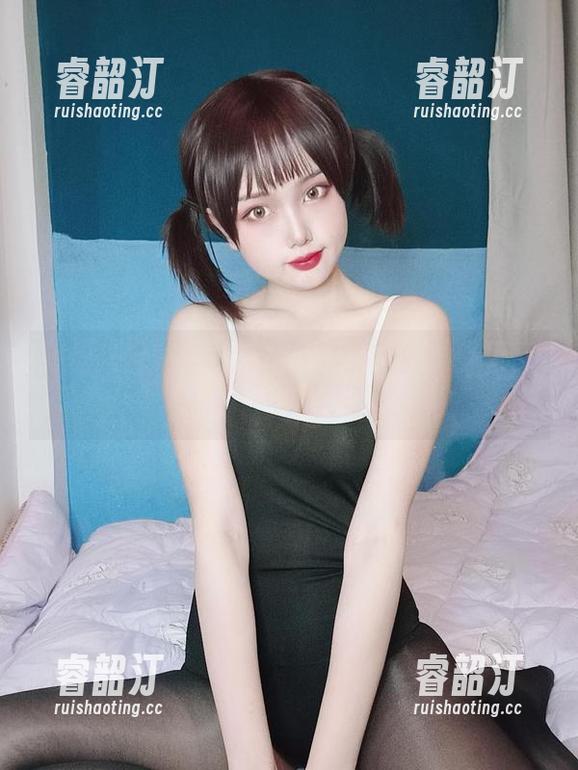炸蛋Boom 短裙搭配炸蛋Boom,套图中的小惊喜无处不在