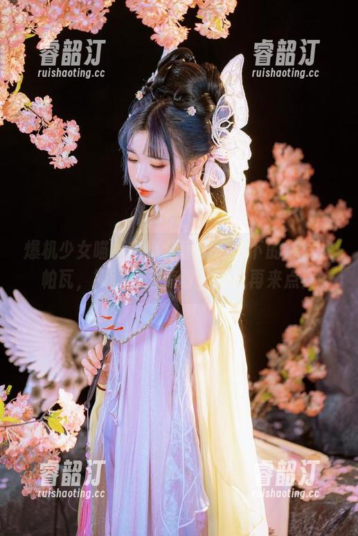 爆机少女喵小吉小分享，高清下的链锯人帕瓦，简直让人惊讶，可以再来点！