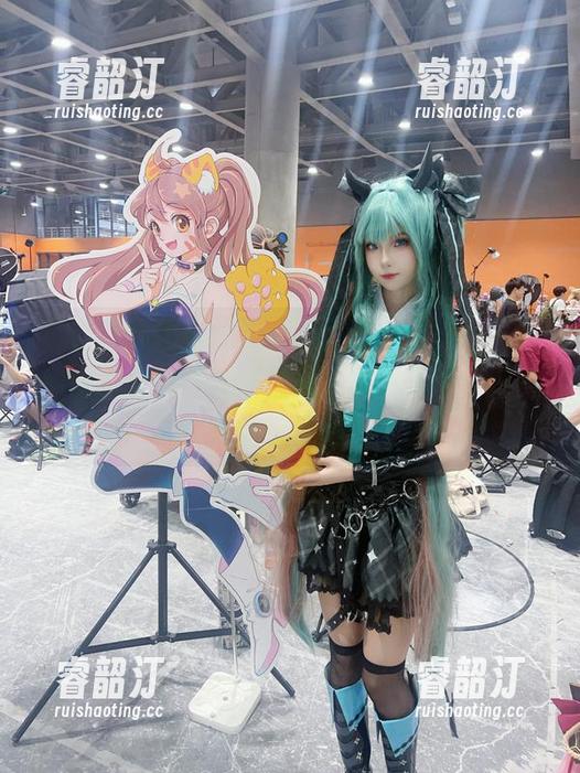 狐玖玖的碧蓝航线原图，那个赤城……哇！根本要壁纸做成挂画才能体现吧，不是我的错觉吧？