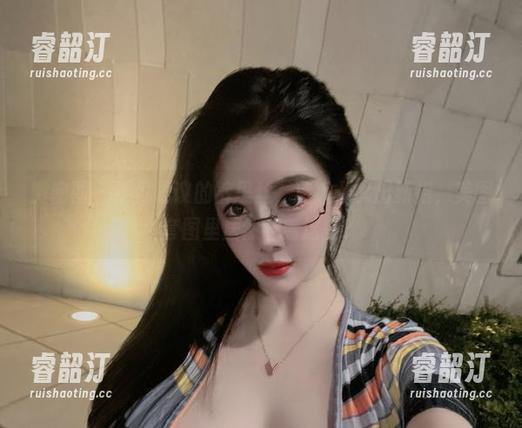 猪小七 微密圈 - 不可思议的裤里丝,猪小七又出新招,美图套图里居然藏着这些?