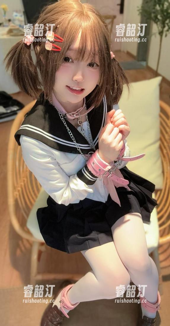 神沢永莉的Suiri时光：圣诞少女的调皮不止一面