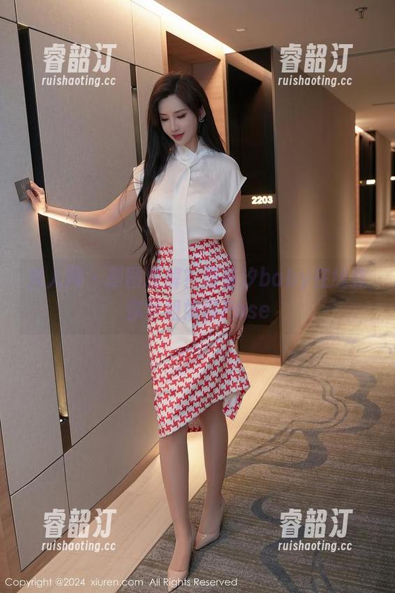秀人网-周慕汐baby 秀人网 - 原图理解?周慕汐baby在线教你学姐如何Pose