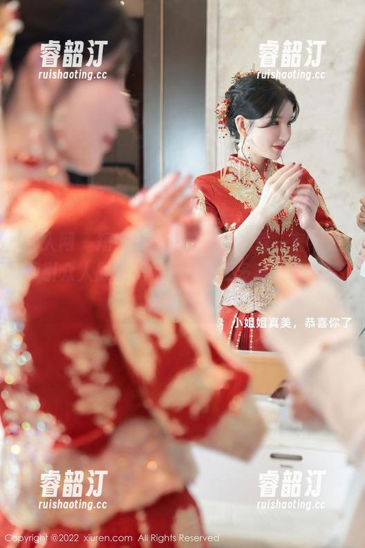 秀人网 - 短裤所到之处，张庭蓉一言不发却引众人顾盼，完全不需要多言，来分享这套图。