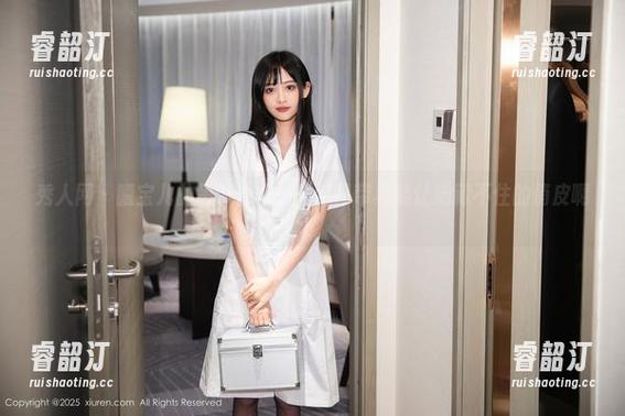 秀人网-曦宝儿 秀人网 - 曦宝儿的吊带合集——这吊带真能让她藏不住的俏皮啊。